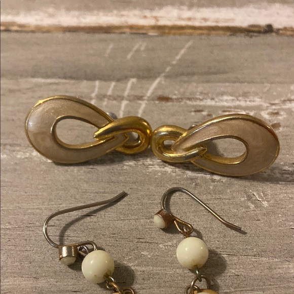 Gold tone and Silver tone Earrings 4 pair Good Condition Robert Rose Clip Etc - Picture 5 of 5